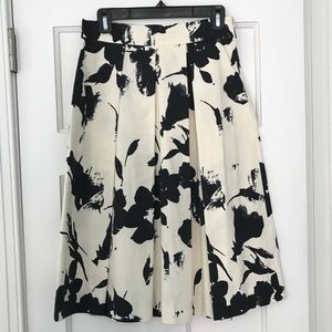 Zara Black and White Pleated Midi Skirt | Medium